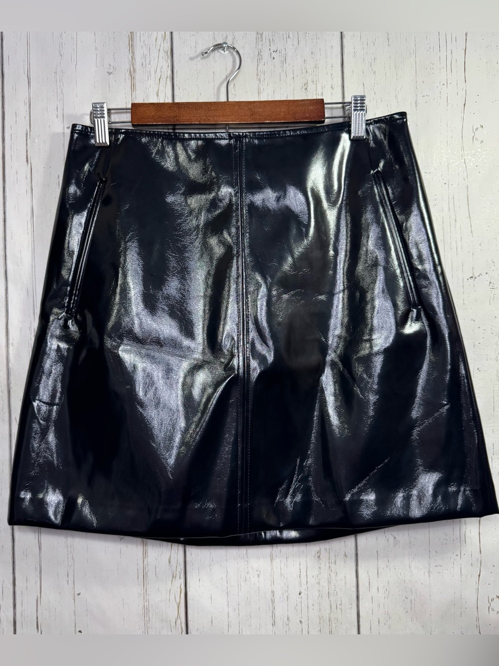 Calvin Klein Black Faux Patent Leather Mini Skirt Size 8 Moto Y2K Edgy Biker